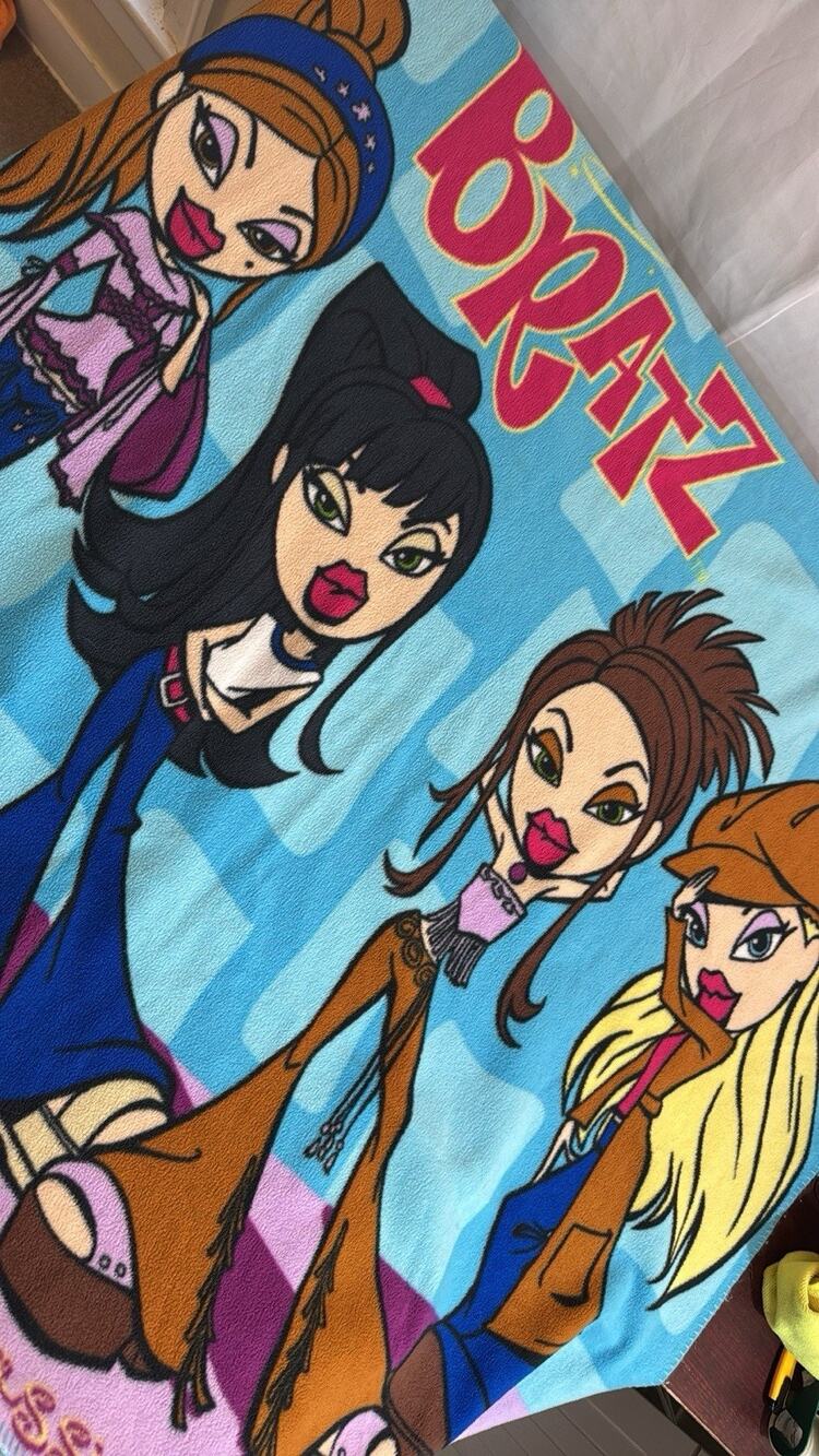 VTG Full Size Girls BRATZ Doll Original Printed Character Blanket 50”x54” Fleece